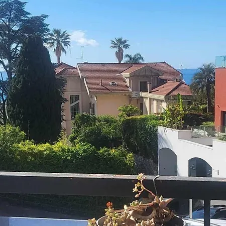 Apartment Les Delphes, Tres Beau 2p Proche Et Monaco *